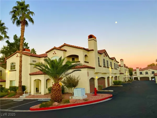$279,000 | 2975 Bluegrass Lane, Unit 521, Henderson, NV 89074