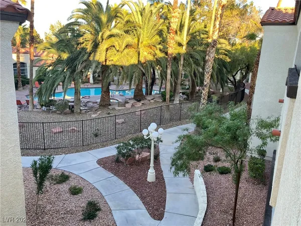 $279,000 | 2975 Bluegrass Lane, Unit 521, Henderson, NV 89074