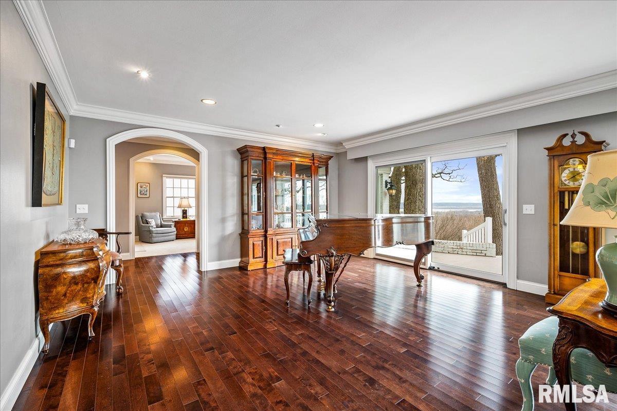 570 East High Point Road Peoria, IL 61614 - Photo 12 of 64 Gallery Image 12