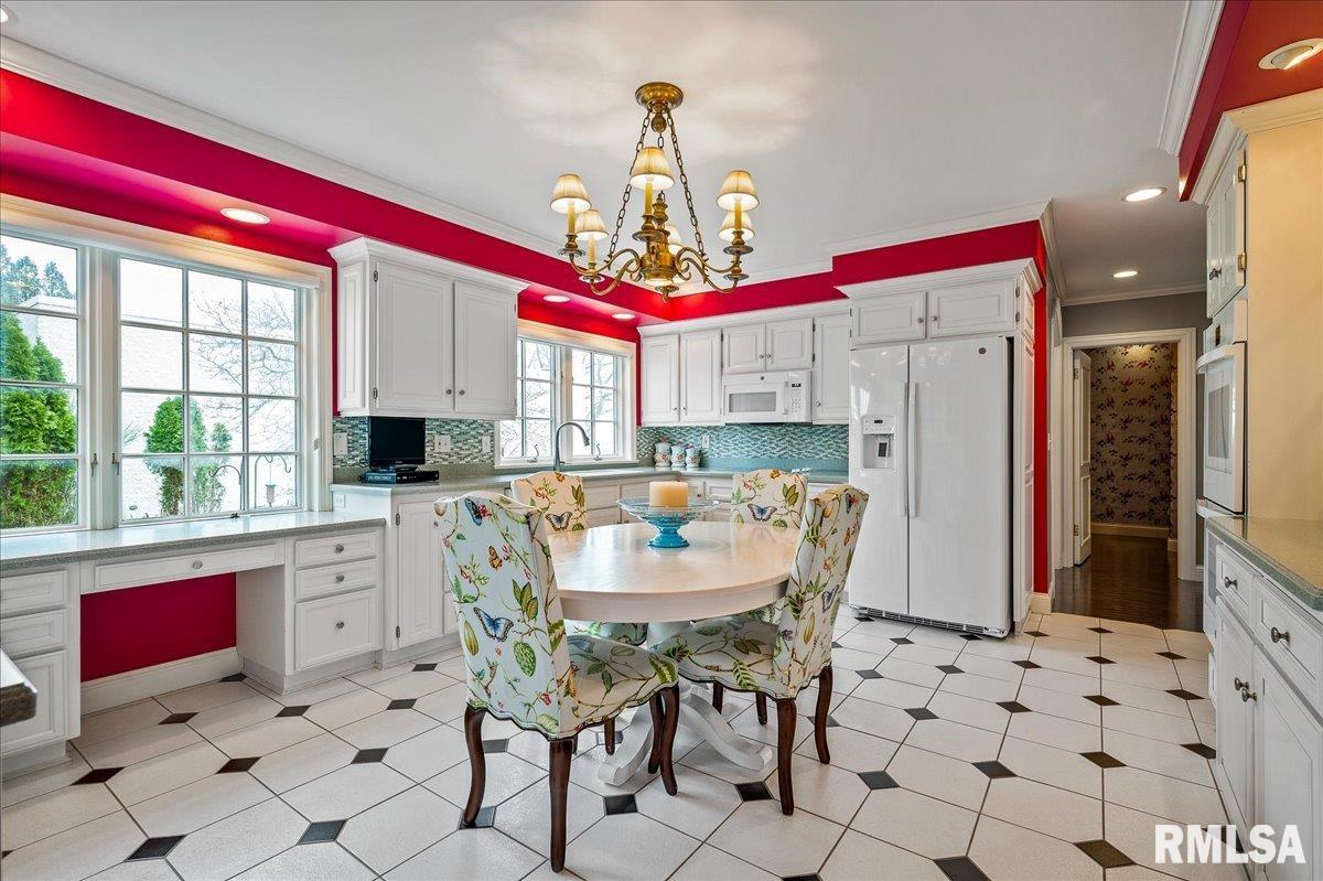 570 East High Point Road Peoria, IL 61614 - Photo 16 of 64 Gallery Image 16