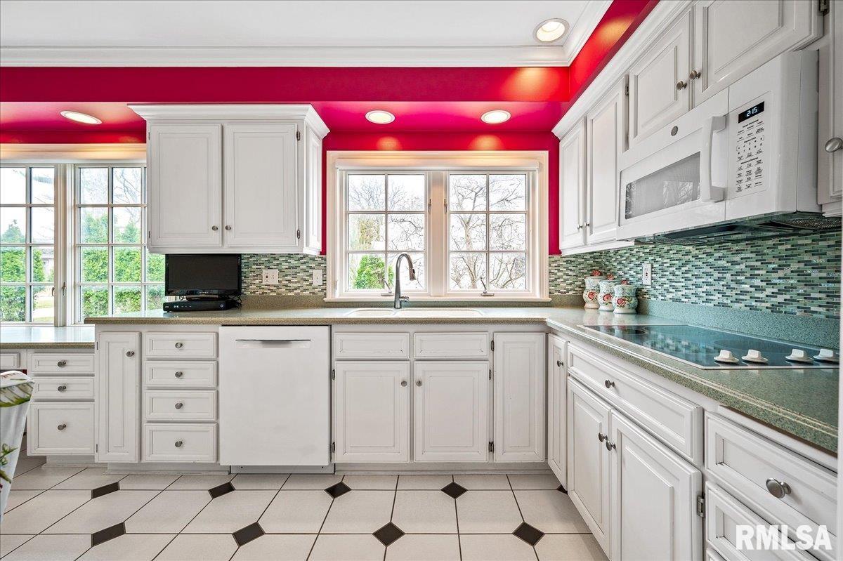 570 East High Point Road Peoria, IL 61614 - Photo 17 of 64 Gallery Image 17