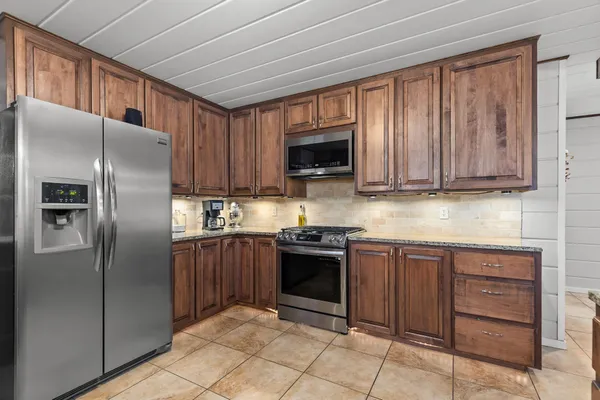 $649,000 | 2284 Waukau Road, Omro, WI 54963