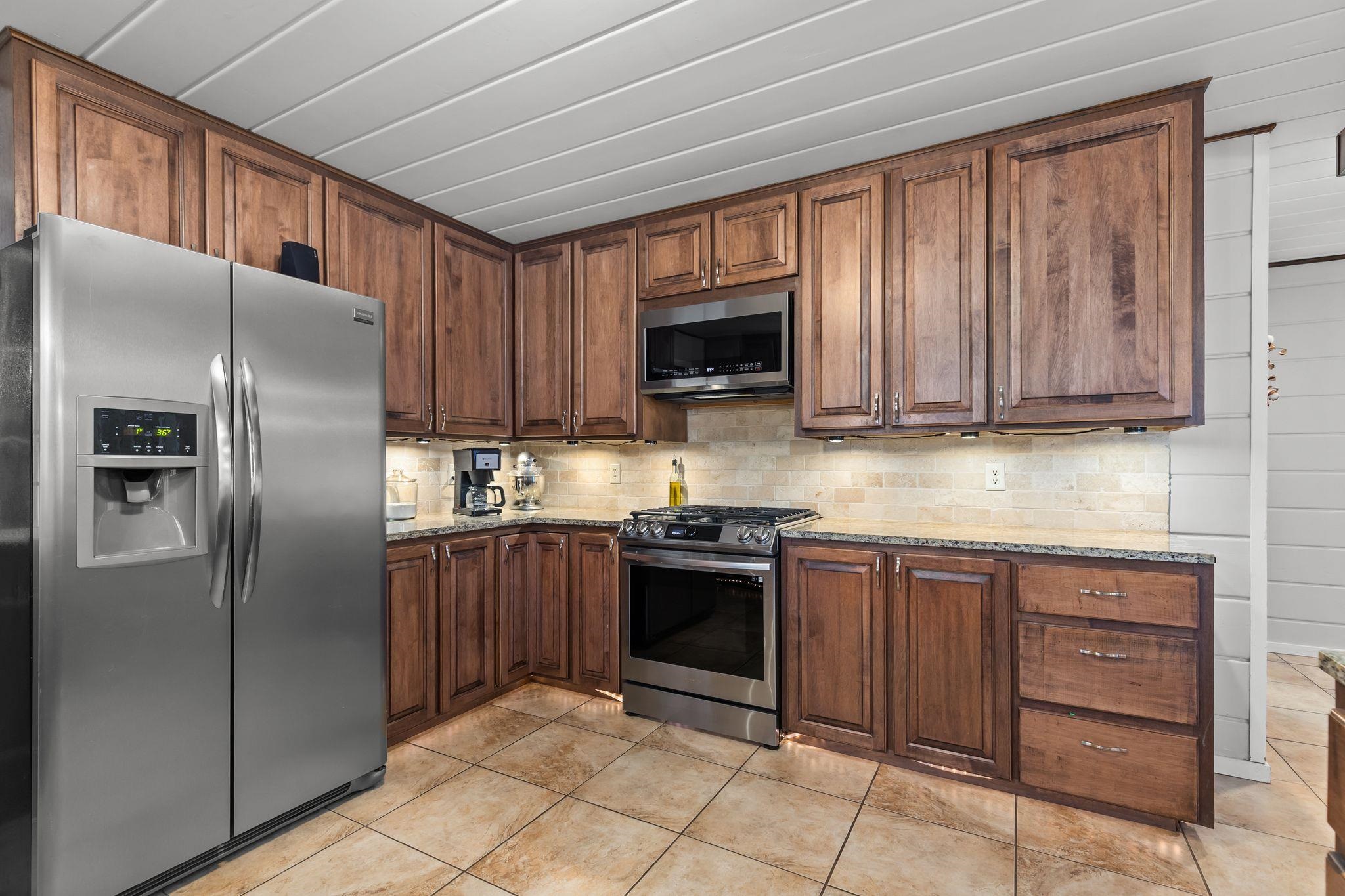 2284 Waukau Road Omro, WI 54963 - Photo 11 of 78