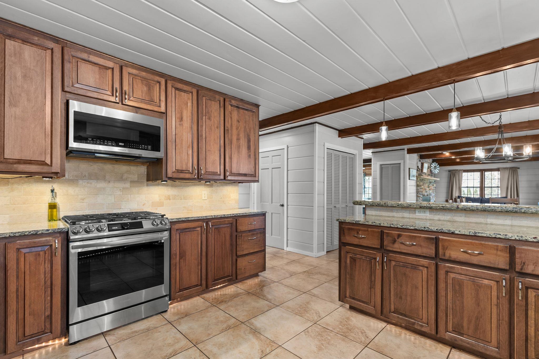 2284 Waukau Road Omro, WI 54963 - Photo 12 of 78