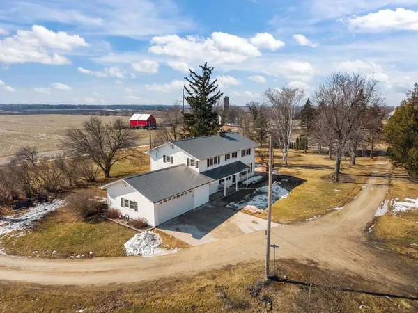 $649,000 | 2284 Waukau Road, Omro, WI 54963