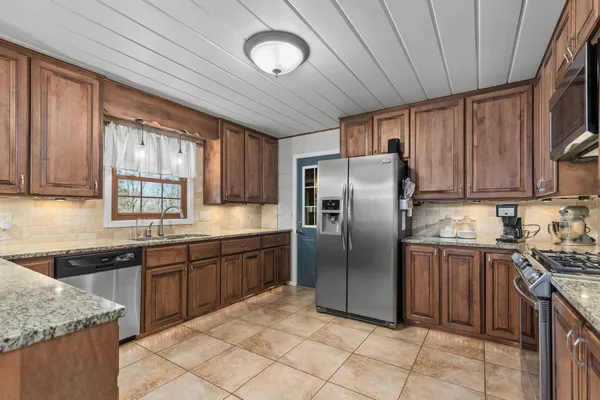 $649,000 | 2284 Waukau Road, Omro, WI 54963