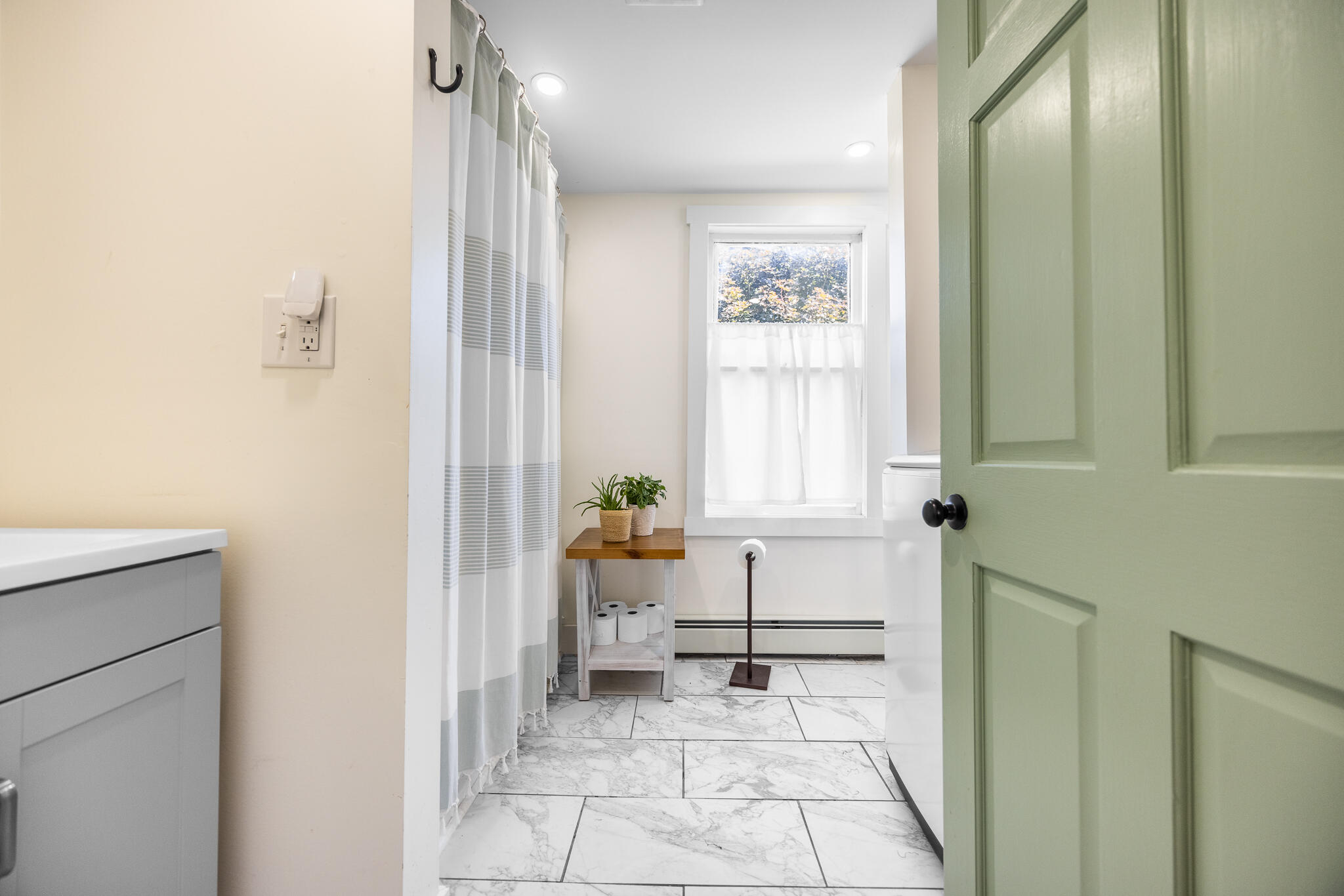 42 Maple Street Bangor, ME 04401 - Photo 13 of 27 Maple Interiors-5