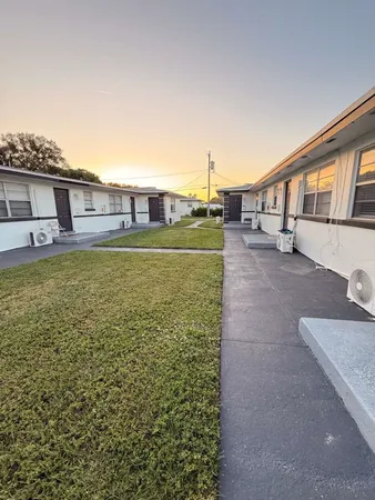 $1,400 | 1885 40th Avenue, Unit 4, Vero Beach, FL 32960