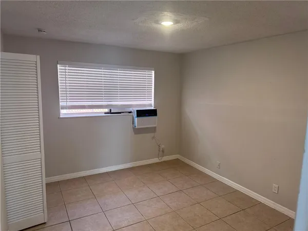$1,400 | 1885 40th Avenue, Unit 4, Vero Beach, FL 32960