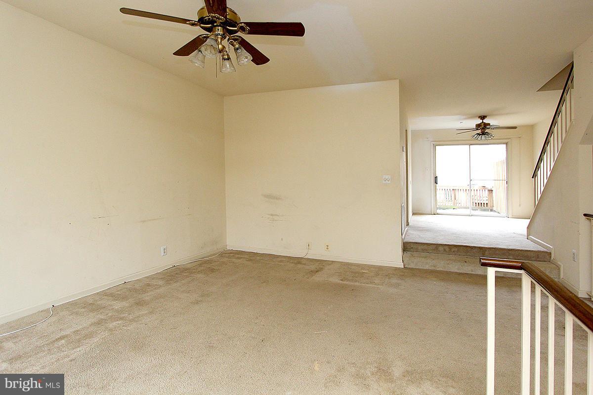 4005 Peppertree Lane Silver Spring, MD 20906 - Photo 5 of 30 Living Room