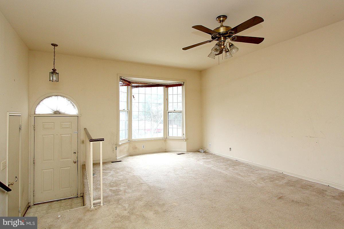 4005 Peppertree Lane Silver Spring, MD 20906 - Photo 8 of 30 Living Room