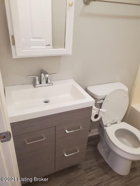 12980 East Orell Road Louisville, KY 40272 - Photo 8 of 20 Orell guest bath 2
