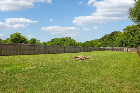 $289,900 | 565 Oakmont Drive, Clarksville, TN 37042