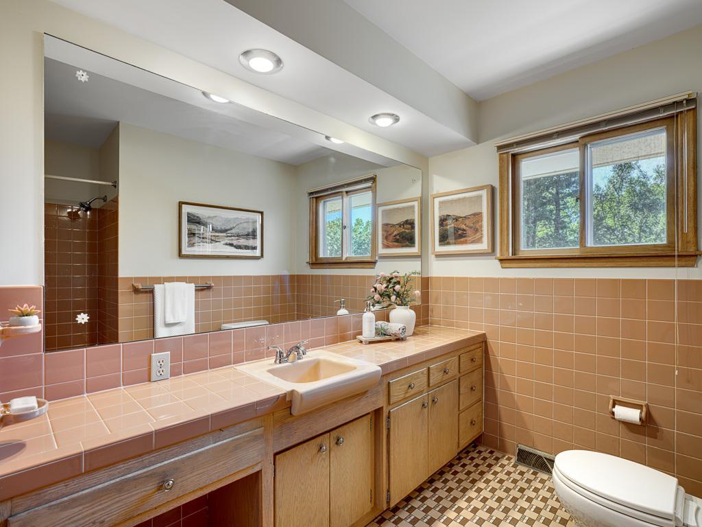 1801 Valley Curve Road Mendota Heights, MN 55118 - Photo 19 of 28 Gallery Image 19