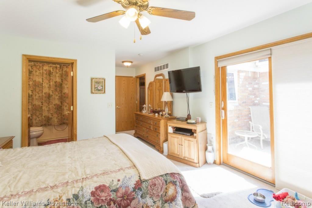 19009 Wayne Road Livonia, MI 48152 - Photo 21 of 54 24-Wayne_19009.jpg