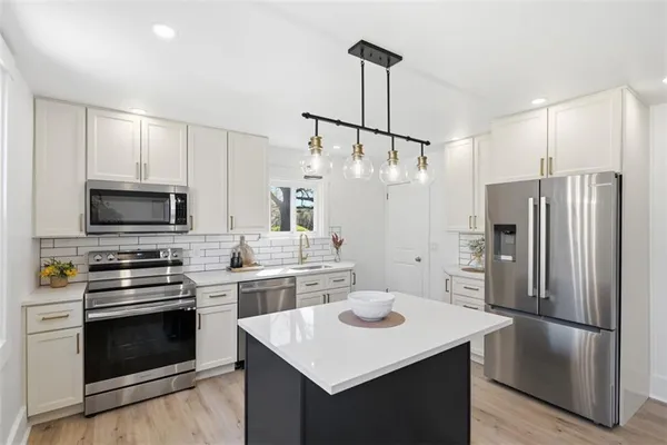 $385,000 | 710 Allegheny River Boulevard, Oakmont, PA 15139