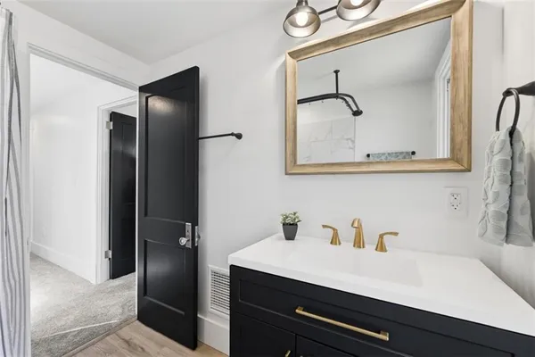 $385,000 | 710 Allegheny River Boulevard, Oakmont, PA 15139