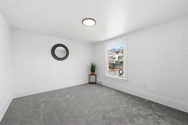 $385,000 | 710 Allegheny River Boulevard, Oakmont, PA 15139