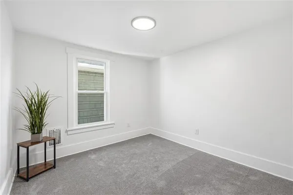 $385,000 | 710 Allegheny River Boulevard, Oakmont, PA 15139