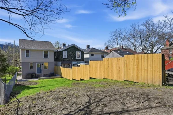 $385,000 | 710 Allegheny River Boulevard, Oakmont, PA 15139