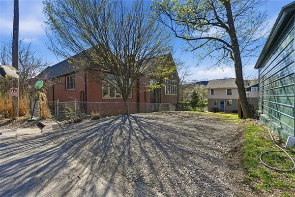 $385,000 | 710 Allegheny River Boulevard, Oakmont, PA 15139