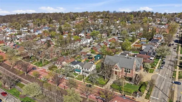 $385,000 | 710 Allegheny River Boulevard, Oakmont, PA 15139