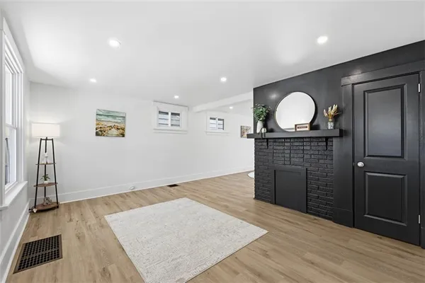 $385,000 | 710 Allegheny River Boulevard, Oakmont, PA 15139