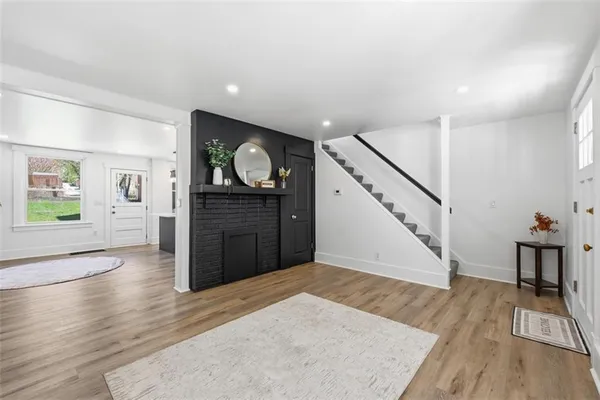$385,000 | 710 Allegheny River Boulevard, Oakmont, PA 15139