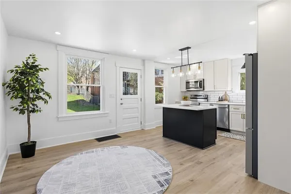 $385,000 | 710 Allegheny River Boulevard, Oakmont, PA 15139