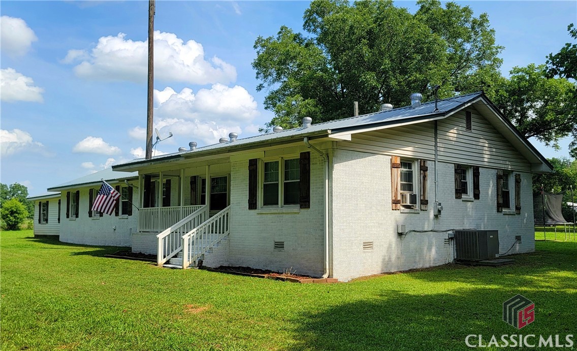 75 Gunnell Road Comer, GA 30629 - Photo 3 of 30