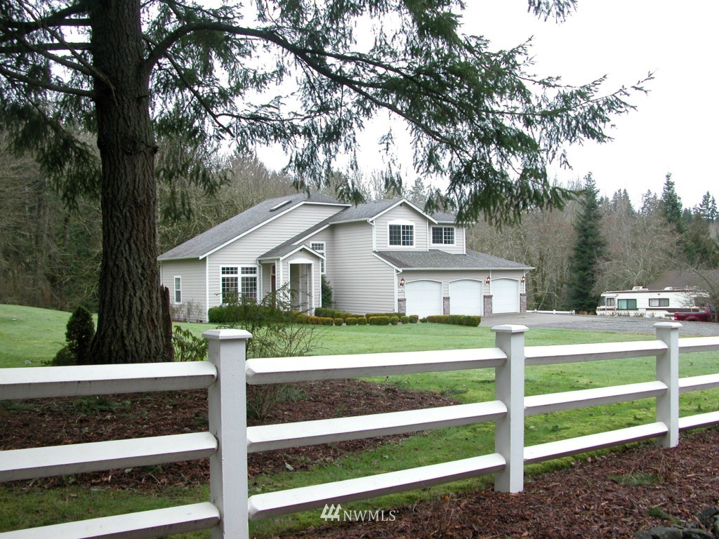 4186 Stohlton Road Southeast Southworth, WA 98366 - Photo 1 of 17 Gallery Image 1