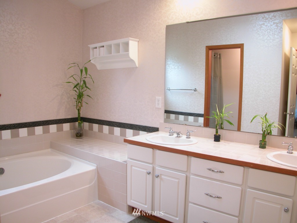 4186 Stohlton Road Southeast Southworth, WA 98366 - Photo 12 of 17 Gallery Image 12