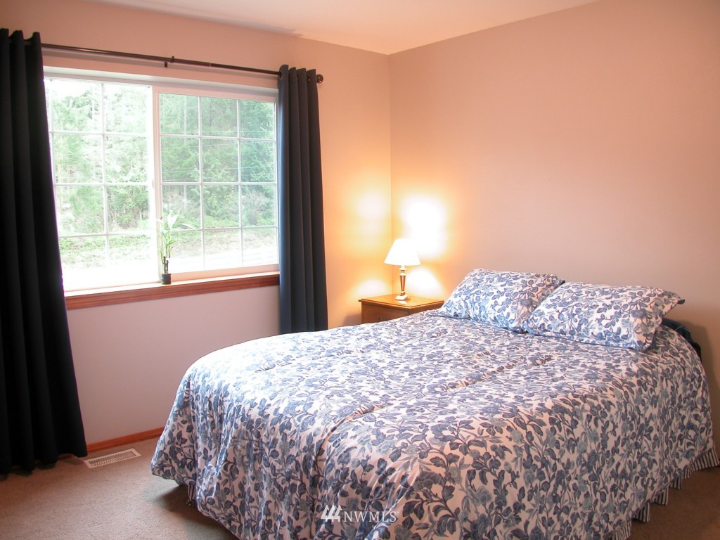 4186 Stohlton Road Southeast Southworth, WA 98366 - Photo 13 of 17 Gallery Image 13