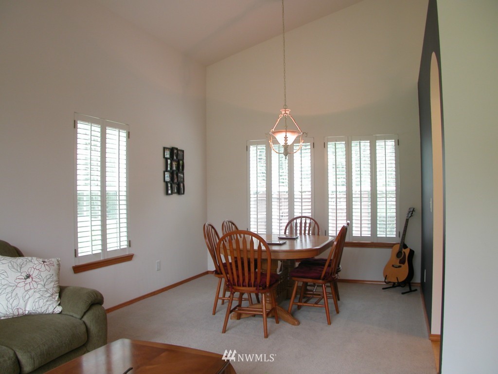 4186 Stohlton Road Southeast Southworth, WA 98366 - Photo 4 of 17 Gallery Image 4