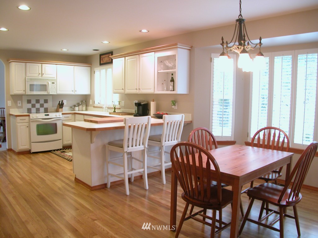 4186 Stohlton Road Southeast Southworth, WA 98366 - Photo 9 of 17 Gallery Image 9