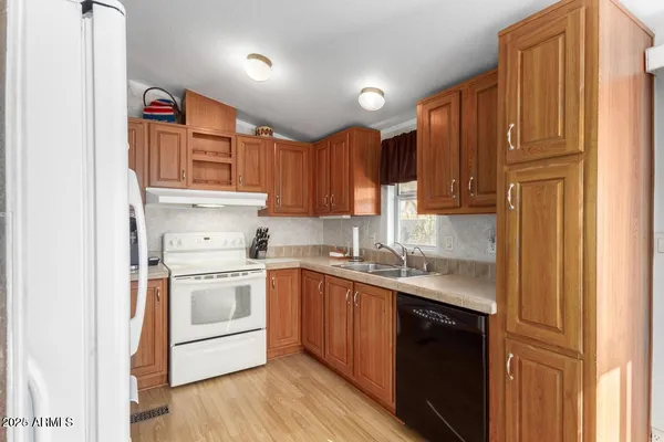 $104,900 | 3301 South Goldfield Road, Unit 1009, Apache Junction, AZ 85119
