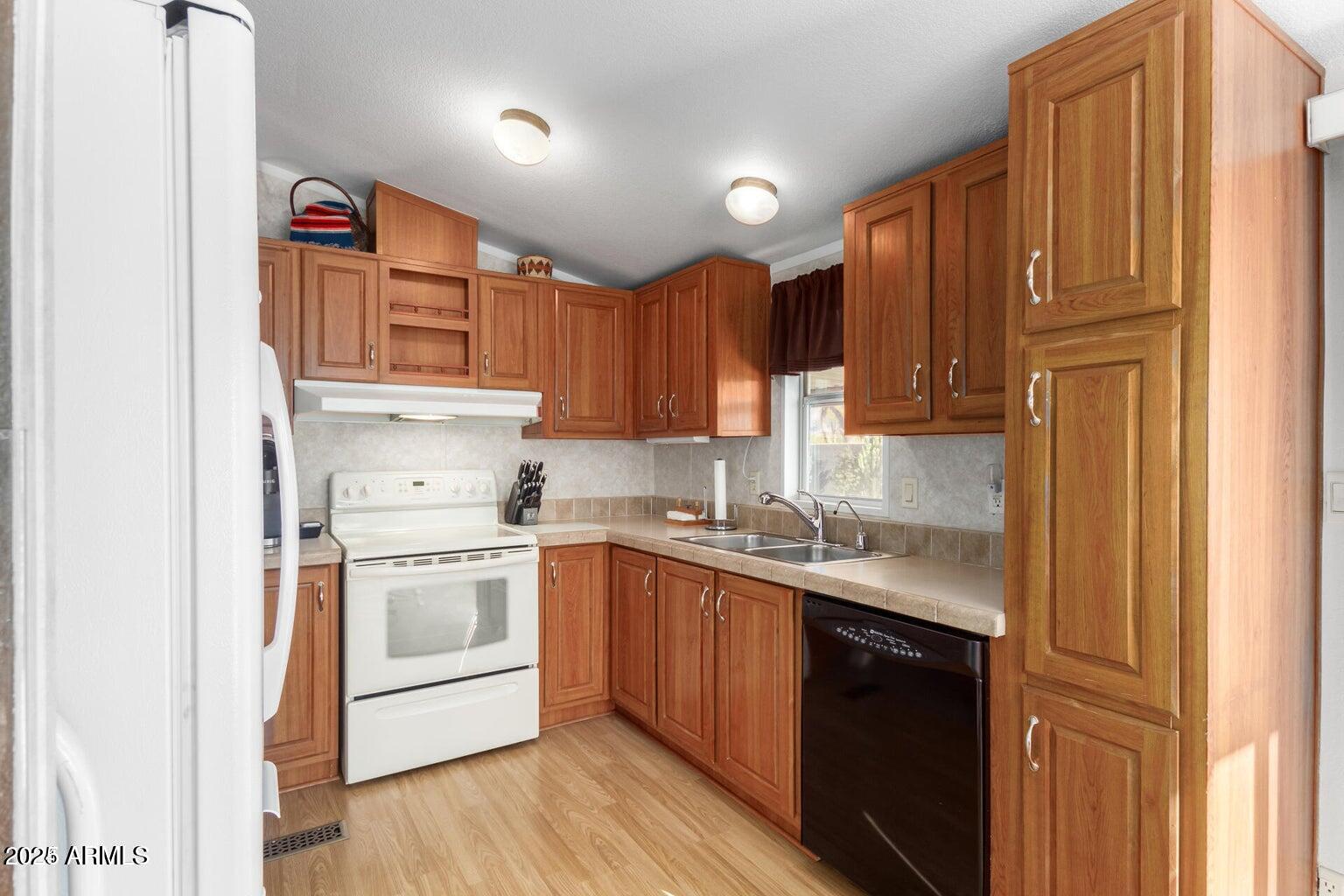 3301 South Goldfield Road, Unit 1009 Apache Junction, AZ 85119 - Photo 18 of 23 12