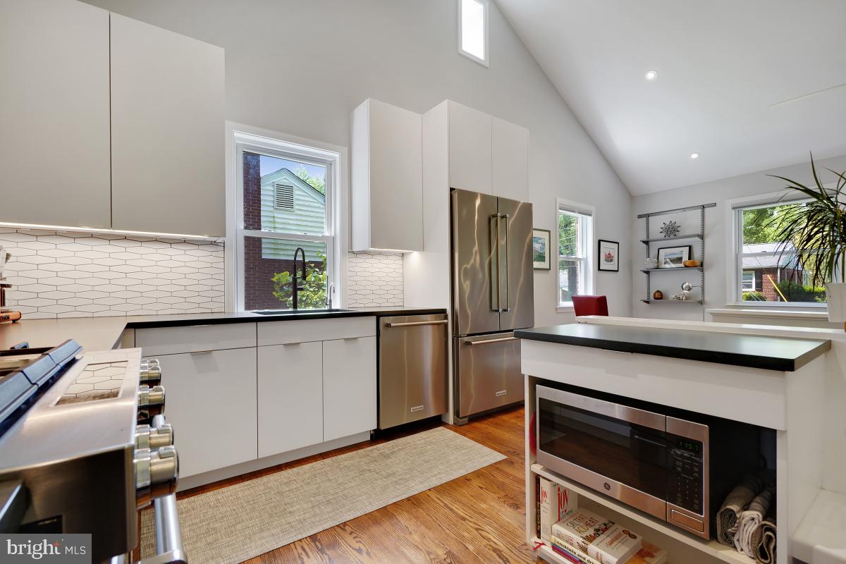10709 Malone Street Silver Spring, MD 20902 - Photo 11 of 46 Gallery Image 11