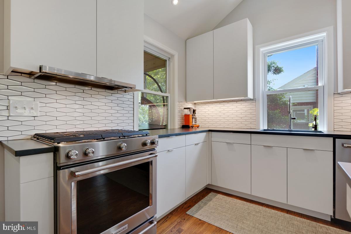 10709 Malone Street Silver Spring, MD 20902 - Photo 13 of 46 Gallery Image 13