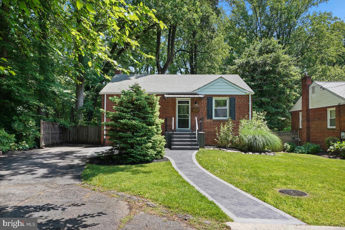 10709 Malone Street Silver Spring, MD 20902 - Photo 3 of 46 Gallery Image 3