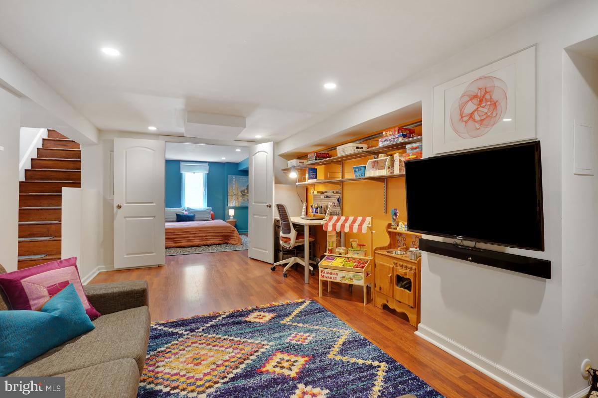 10709 Malone Street Silver Spring, MD 20902 - Photo 32 of 46 Gallery Image 32