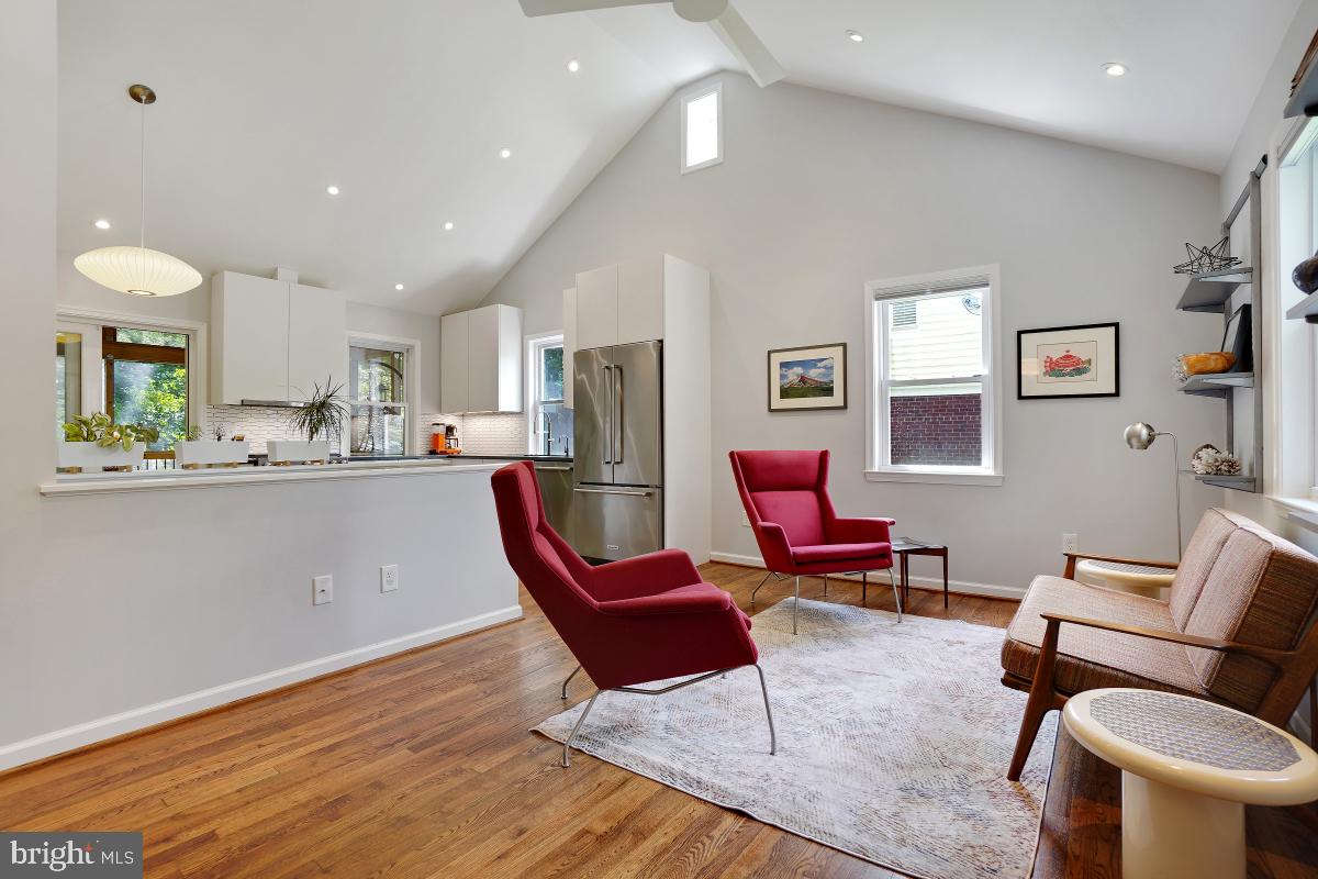 10709 Malone Street Silver Spring, MD 20902 - Photo 5 of 46 Gallery Image 5