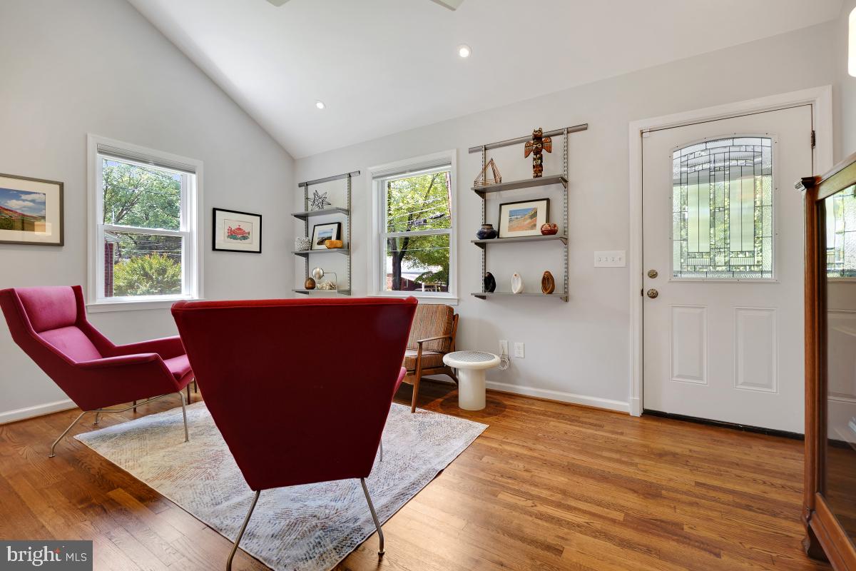 10709 Malone Street Silver Spring, MD 20902 - Photo 7 of 46 Gallery Image 7