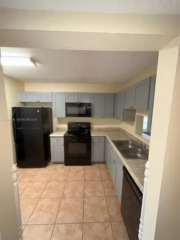 $2,200 | 8041 Southgate Boulevard, Unit H1, North Lauderdale, FL 33068