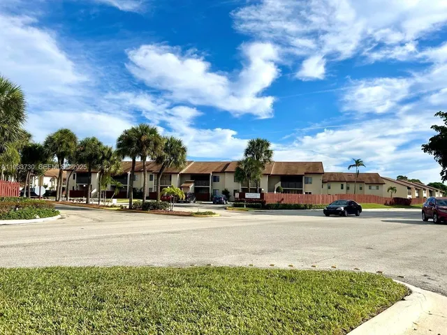 $2,200 | 8041 Southgate Boulevard, Unit H1, North Lauderdale, FL 33068