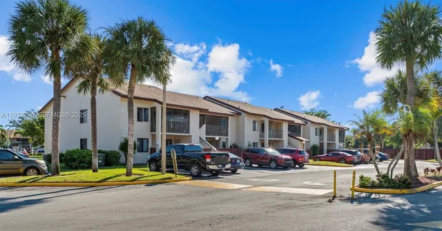 $2,200 | 8041 Southgate Boulevard, Unit H1, North Lauderdale, FL 33068
