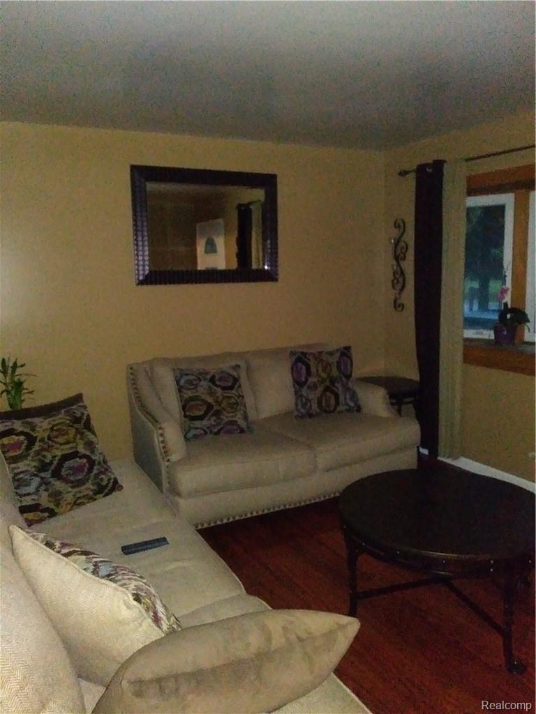 1429 Ridge Road Ypsilanti, MI 48198 - Photo 2 of 28 20181028_183652.jpg