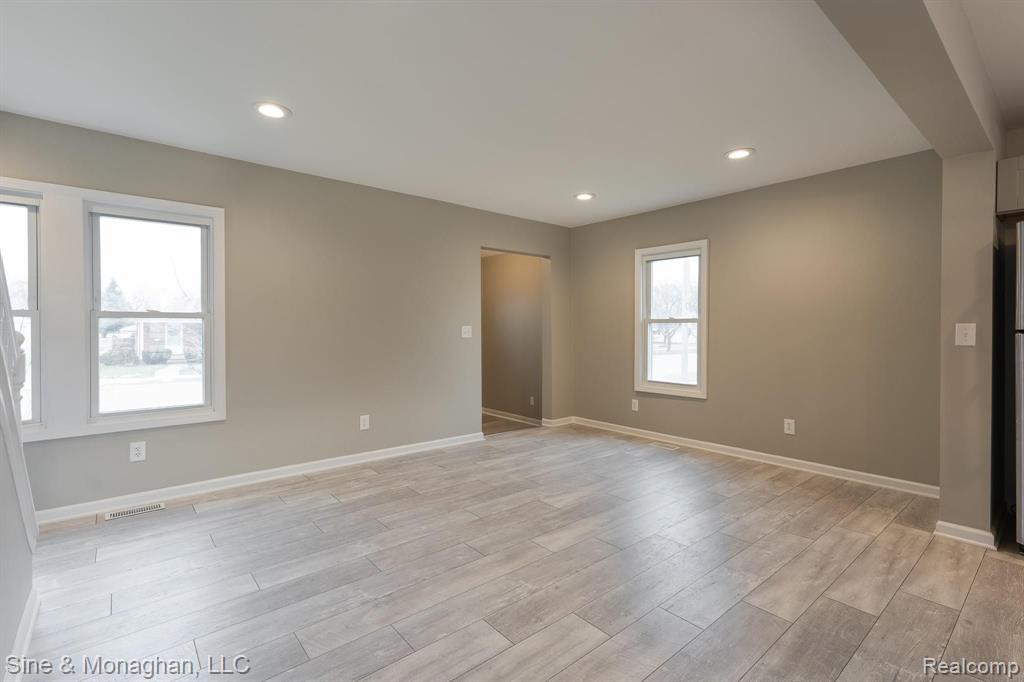 16906 Stephens Eastpointe, MI 48021 - Photo 10 of 35