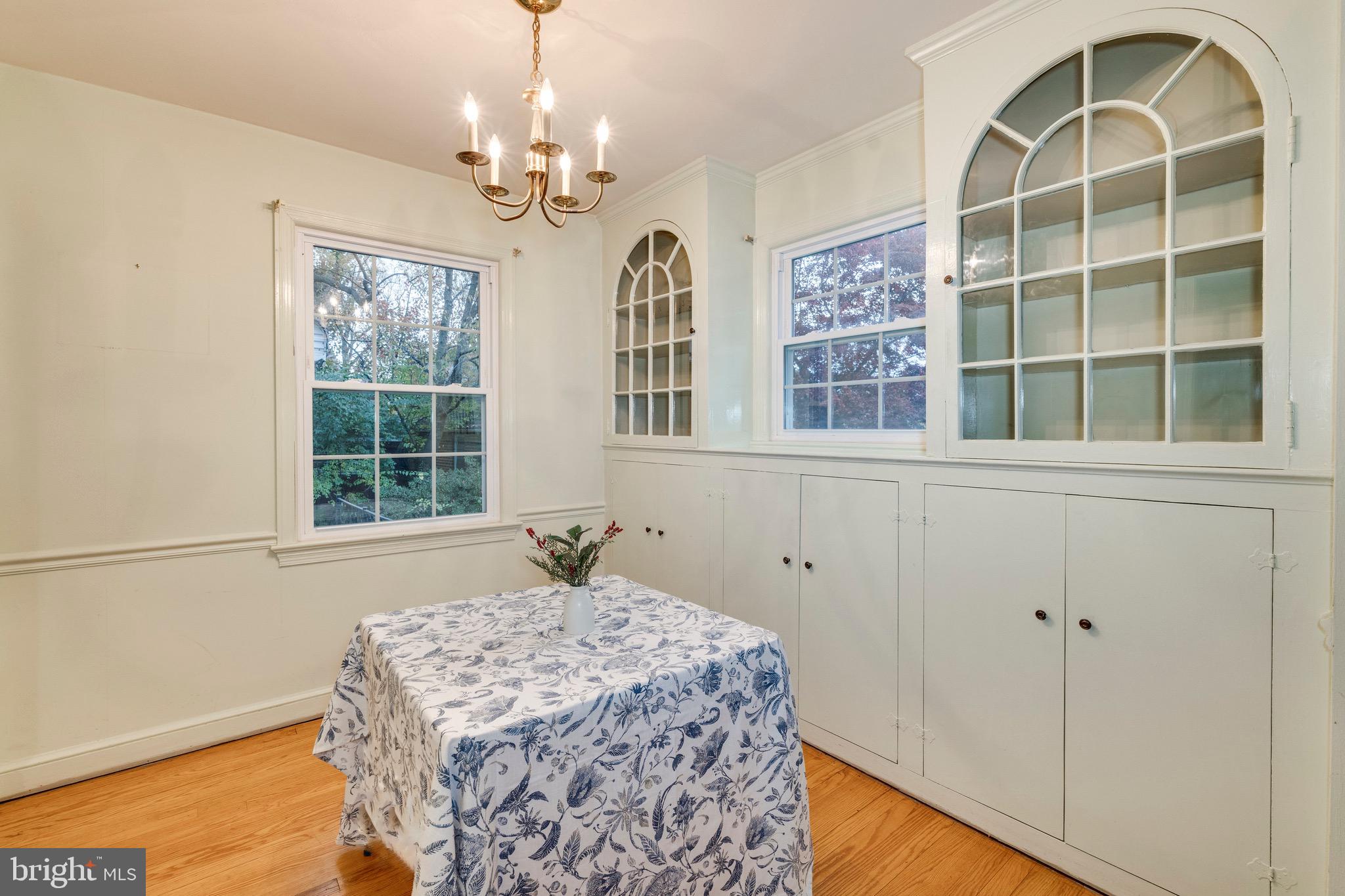 10001 Portland Road Silver Spring, MD 20901 - Photo 12 of 42 Dining room with built-ins!