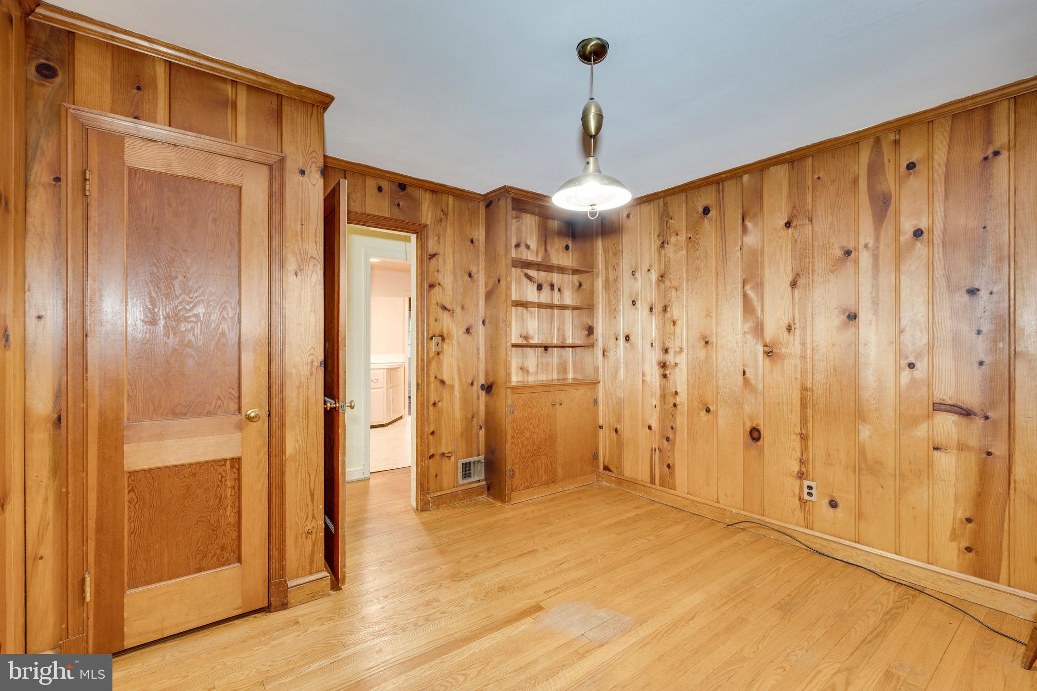 10001 Portland Road Silver Spring, MD 20901 - Photo 18 of 42 2nd bedroom